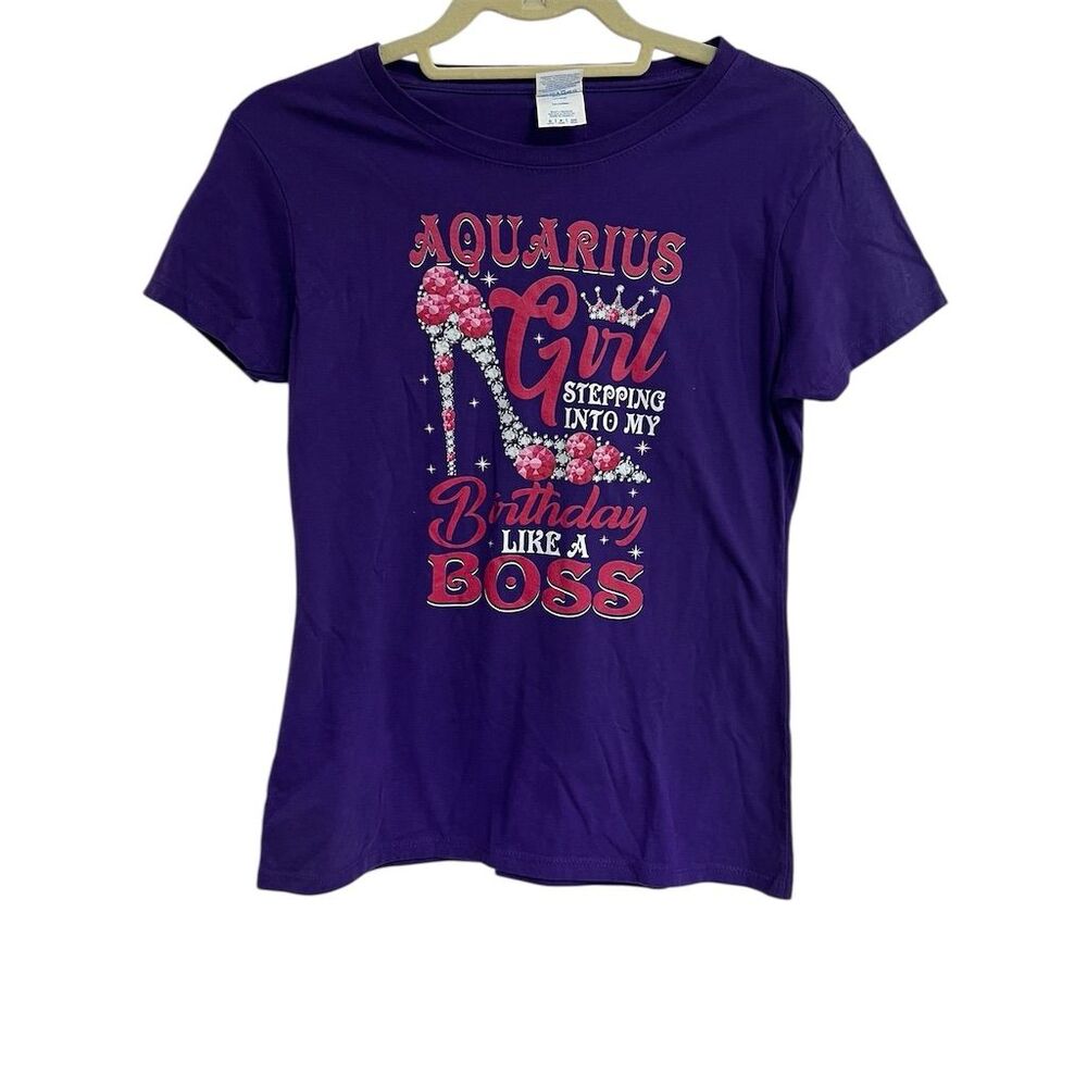 Aquarius Women's S Purple T-Shirt Short Sleeve Birthday Zodiac Theme Like a Boss
